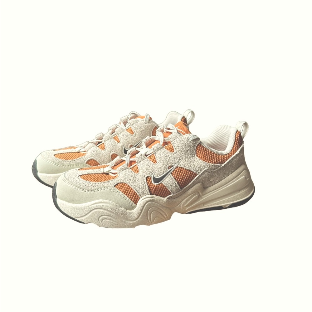 Nike Tech Hera Women’s shoe, size 8, NWOT, monarch/light bone/Sail/Black
